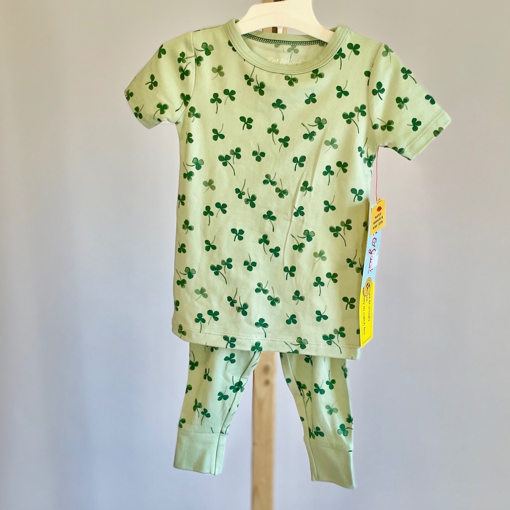 Cat & Jack Toddler 12M Shamrock Clover Pajama Set Green St Patricks Day Snug Fit